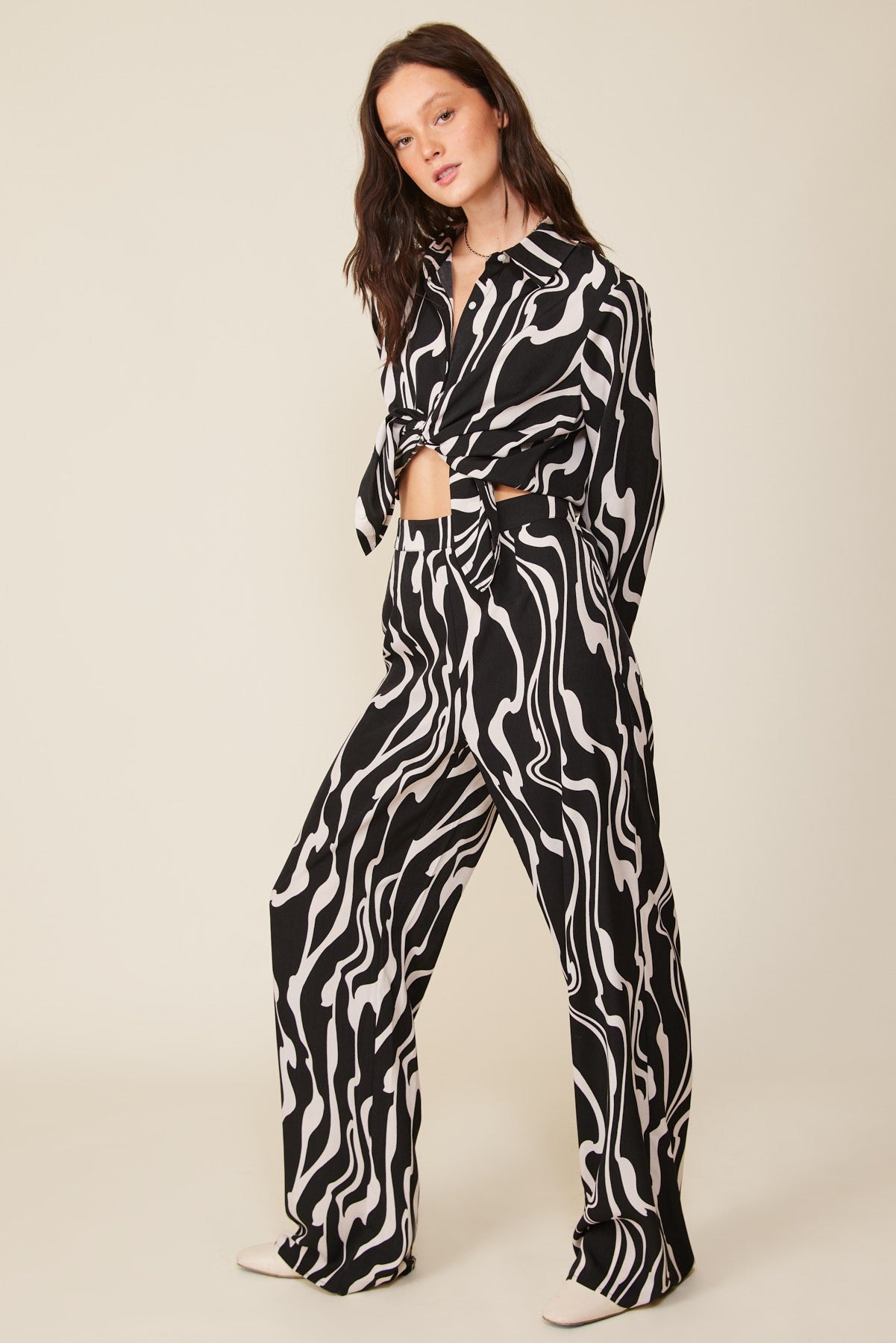 Button down groovy print 2pc set